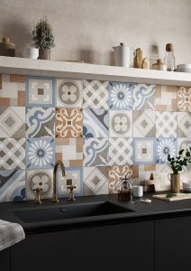 Foto 8. patchwork tegels met blauw en bruin tinten.